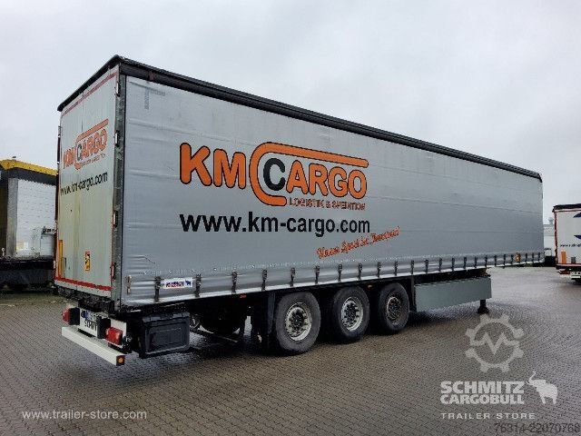 Auflieger mit Pritsche & Plane Schmitz Cargobull Curtainsider Standard Getränke