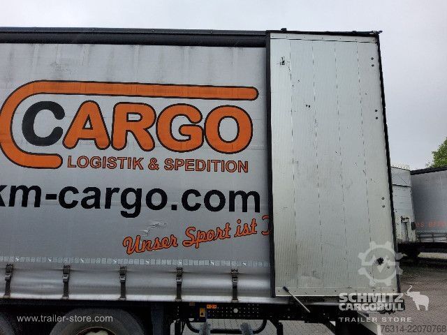 Auflieger mit Pritsche & Plane Schmitz Cargobull Curtainsider Standard Getränke