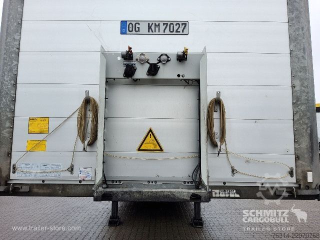 Auflieger mit Pritsche & Plane Schmitz Cargobull Curtainsider Standard Getränke