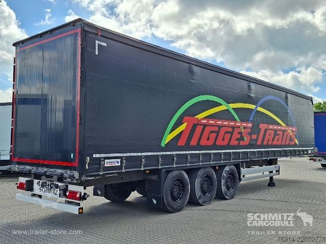 Auflieger mit Pritsche & Plane Schmitz Cargobull Curtainsider Standard Getränke