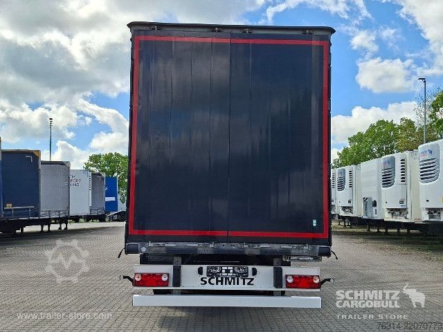 Auflieger mit Pritsche & Plane Schmitz Cargobull Curtainsider Standard Getränke