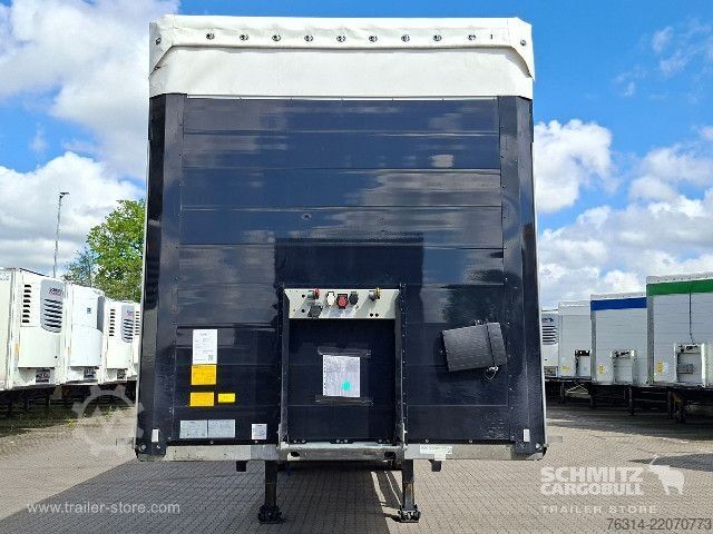Auflieger mit Pritsche & Plane Schmitz Cargobull Curtainsider Standard Getränke