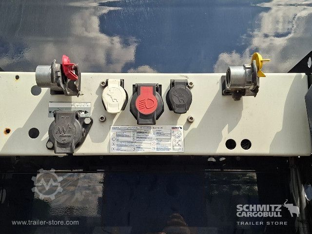 Auflieger mit Pritsche & Plane Schmitz Cargobull Curtainsider Standard Getränke