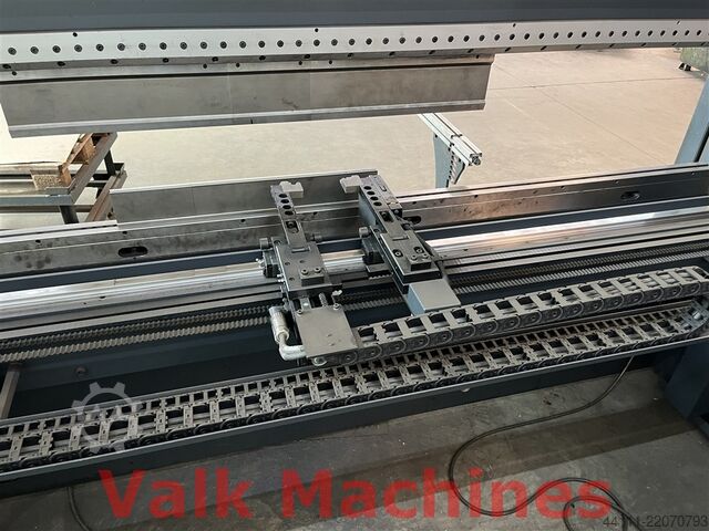 Servo-elektronische Abkantpresse SafanDarley E-Brake B100-3100