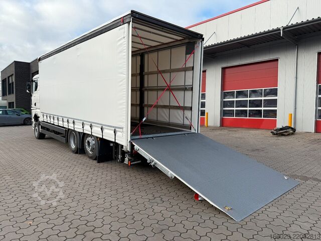 Car carrier truck MAN TGX 26.440 6x2 mit Schwerlast-Ladebordwand Rampe