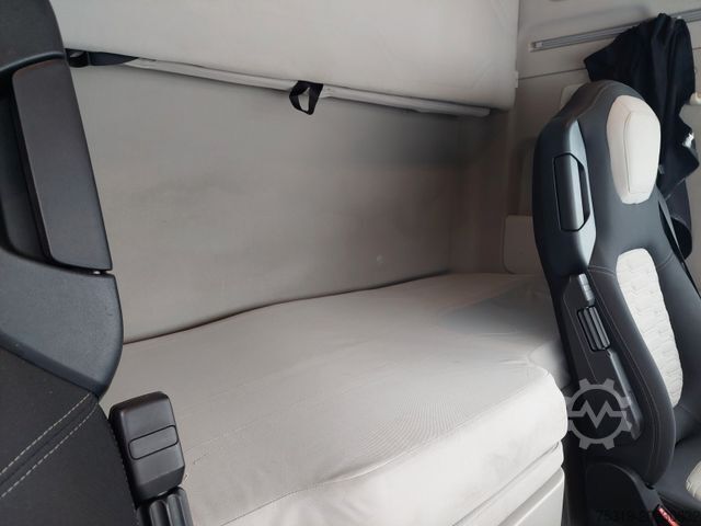 Volumen SZM FORD F-Max 1850 LL