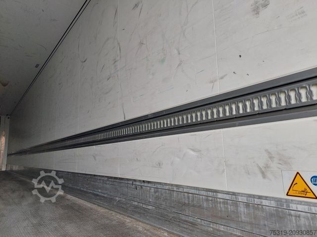 Reefer semitrailer SCHMITZ CARGOBULL SKO24 ThermoKing SLXi 300