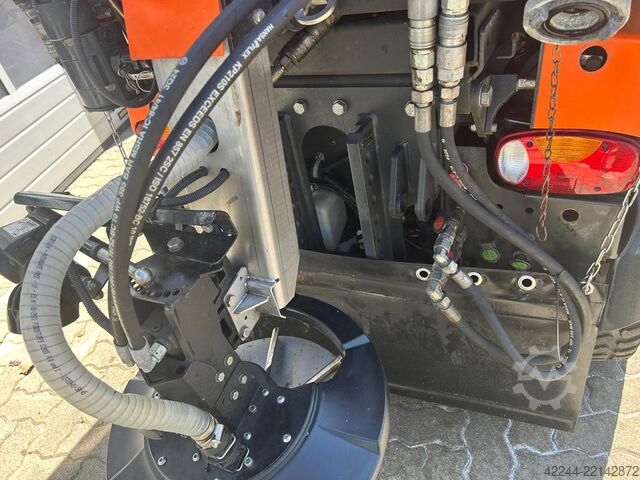 Municipal vehicle / implement carrier Holder C 55 SC