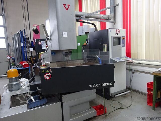 High-speed radial drilling machine Ona DB 300