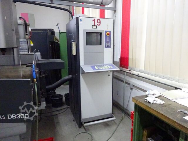 High-speed radial drilling machine Ona DB 300