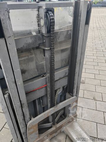 Stackers Stand-on Jungheinrich ESD 220