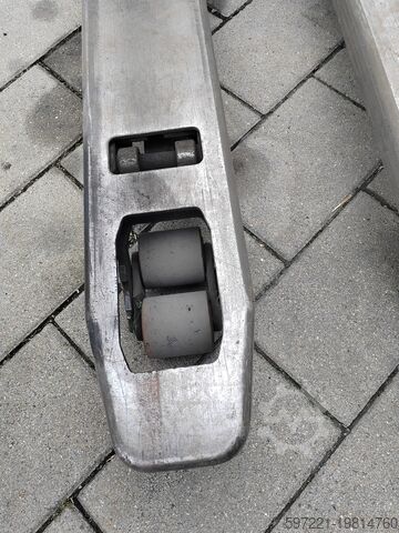 Stackers Stand-on Jungheinrich ESD 220