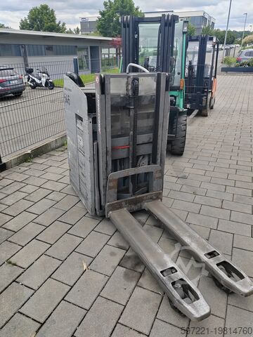 Stackers Stand-on Jungheinrich ESD 220