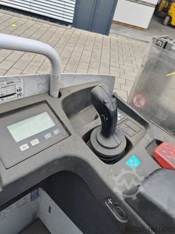 Stackers Stand-on Jungheinrich ESD 220