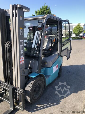 LPG-Gabelstapler Heli CPYD 25 Triplexmast