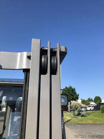 LPG-Gabelstapler Heli CPYD 25 Triplexmast