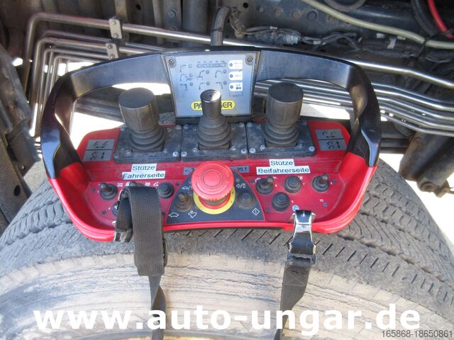 Kipper LKW Iveco Trakker 360 Kipper 4x4 Kran Palfinger