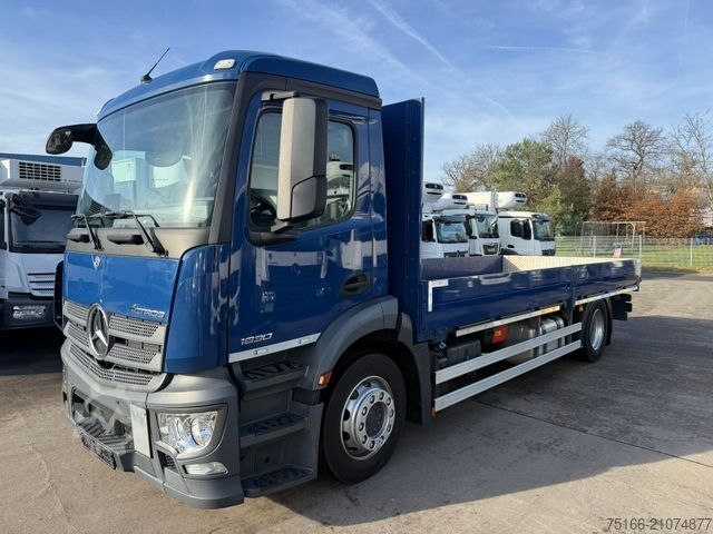 Flatbed truck MERCEDES-BENZ ACTROS 1830 L Pritsche 6,4 m*Mitnahmestapler*ADR