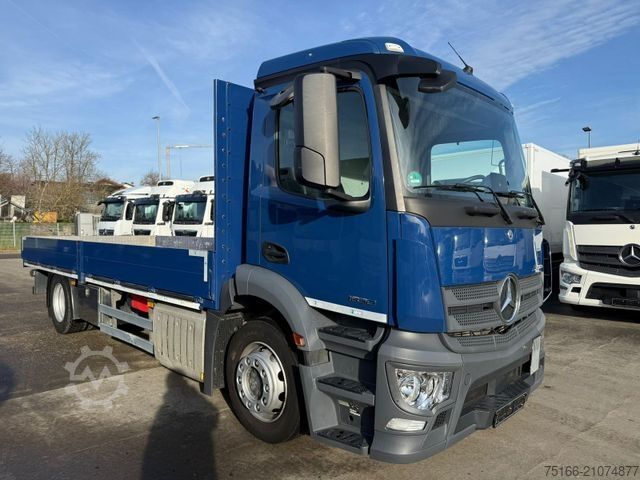 Flatbed truck MERCEDES-BENZ ACTROS 1830 L Pritsche 6,4 m*Mitnahmestapler*ADR