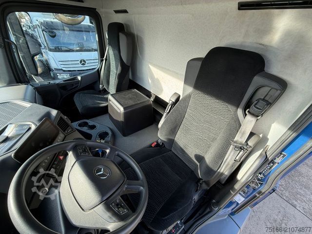 Flatbed truck MERCEDES-BENZ ACTROS 1830 L Pritsche 6,4 m*Mitnahmestapler*ADR