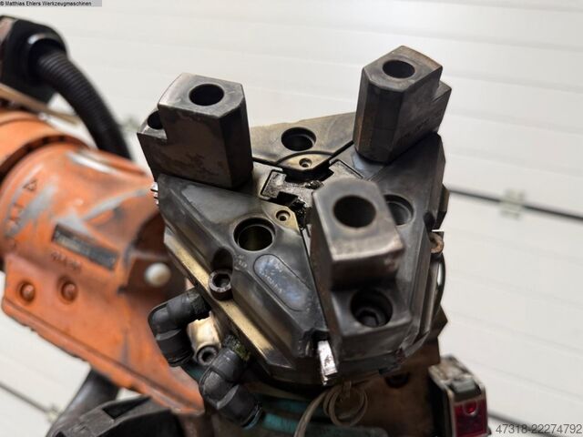 Roboter - Handling KUKA Ersatzteilträger