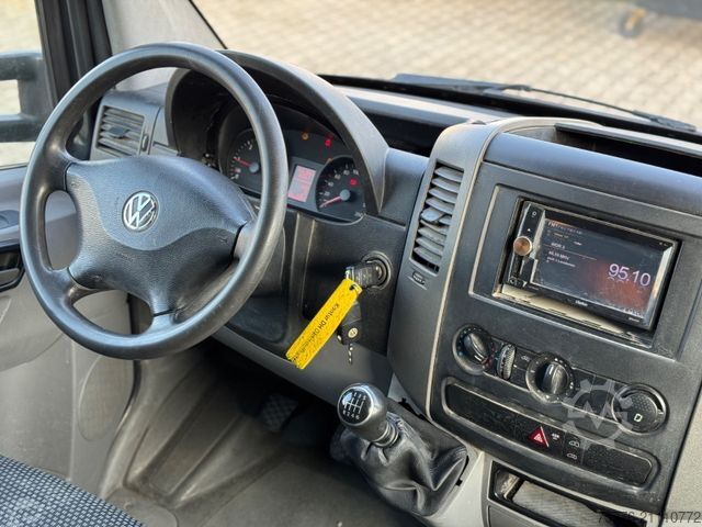 Minibus VOLKSWAGEN Crafter Kasten 2.0 TDI 30 mittel L2H1 GLASTRANS