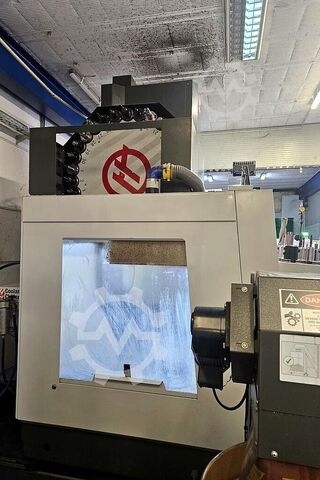Vertikales Bearbeitungszentrum Haas VF-3YT/50