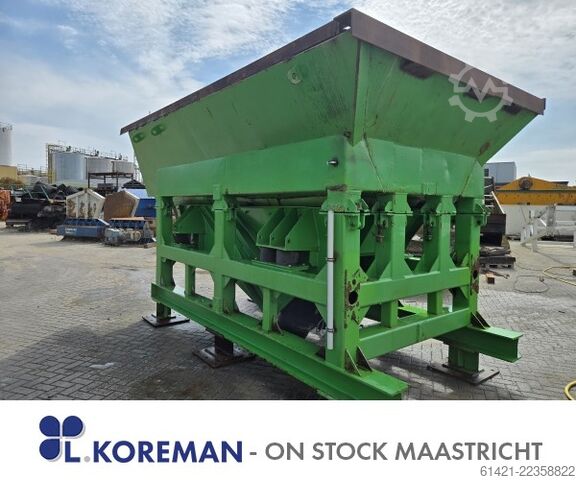 Kleemann Trichter mit Vibrationsrinne Kleemann hopper with vibrating chute