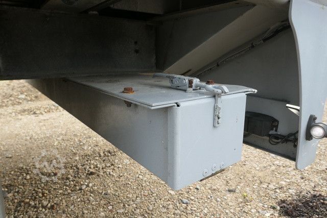 Walking floor semitrailer KRAKER CF-200, 8mm Boden, 92m³, Trichter, Luft-Lift,SAF