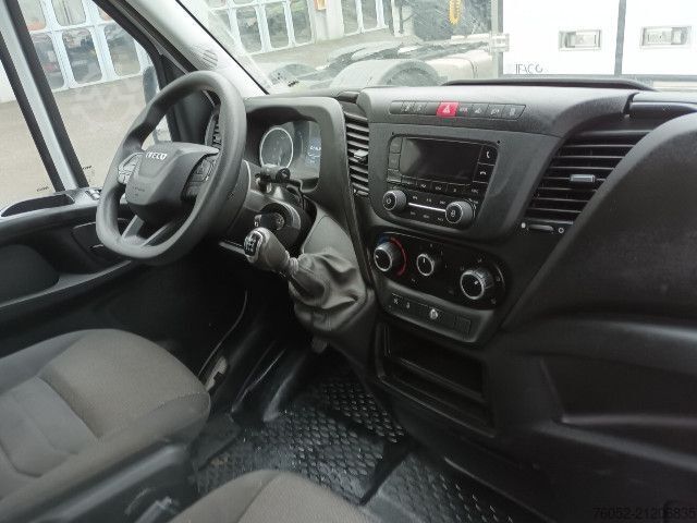 Transporter mit Koffer IVECO 35C14