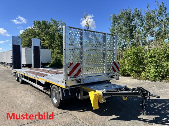 Low loader trailer Möslein T4 VB H1 gerade  neuer 4 Achs Tieflader gerade Ladefläche