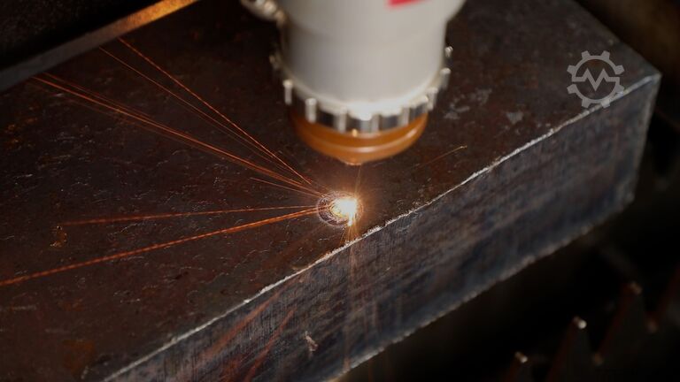 Laserschneidmaschine DNE - member of Bystronic group D-Power