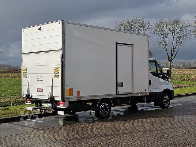 Koffer IVECO DAILY 35S16 Bakwagen Laadklep!