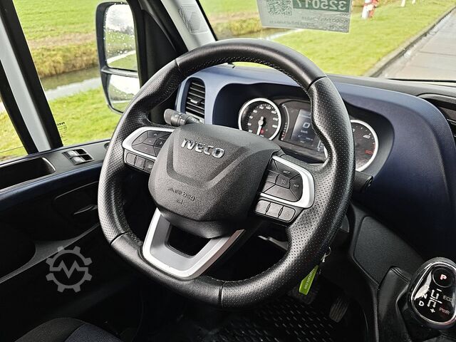 Koffer IVECO DAILY 35S16 Bakwagen Laadklep!