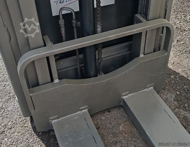 Palettenstapler Still EXV 12 new batt