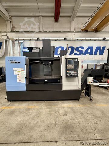 Vertikales Bearbeitungszentrum DOOSAN DNM 6700