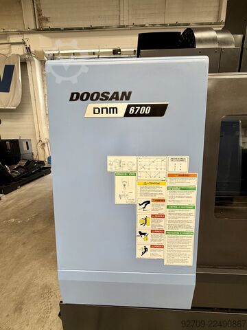 Vertikales Bearbeitungszentrum DOOSAN DNM 6700