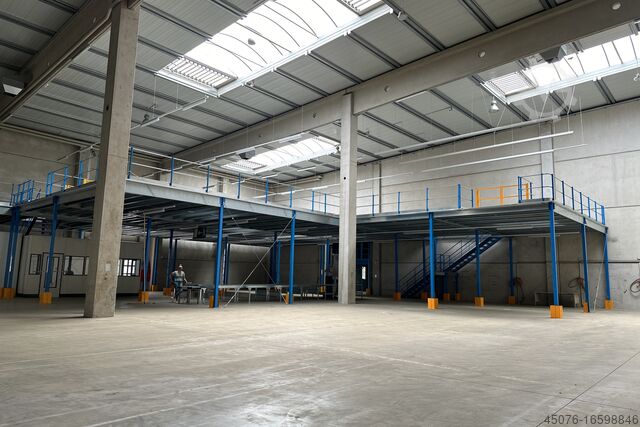 Lagerbühne 550m² Stow