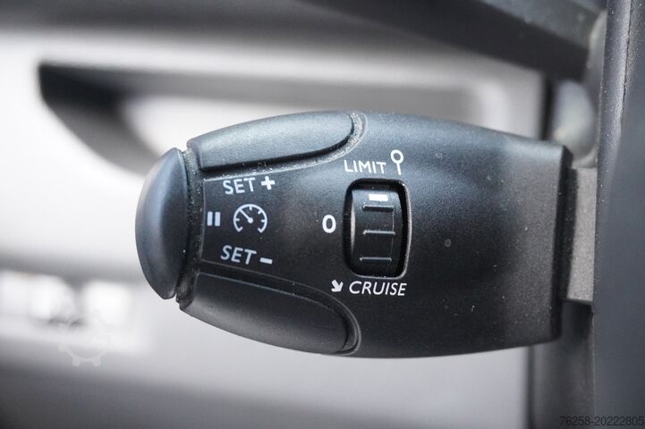 Delivery van Peugeot Expert 2.0 BlueHDI L2 EURO 6 - Airco - Navi - C...