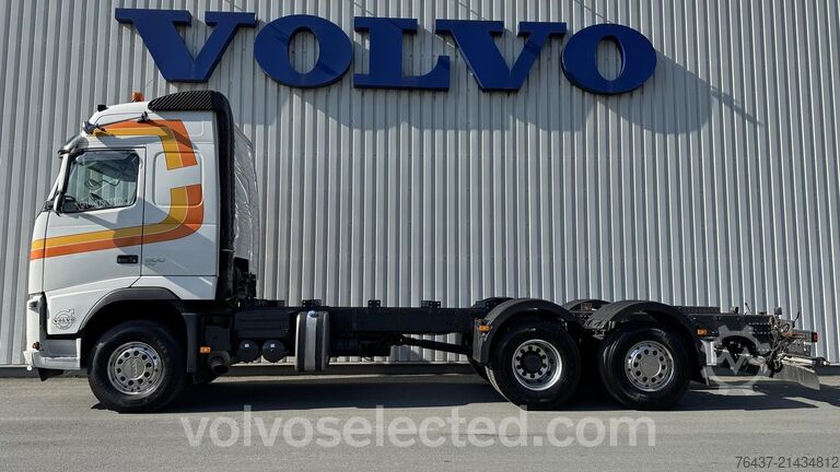 Chassis with cab Volvo FH