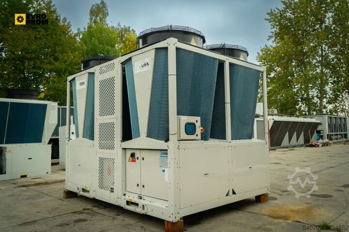 Kühler / Wärmepumpe New Industrial Chiller / Heat pump YORK 254/186 KW | With warranty