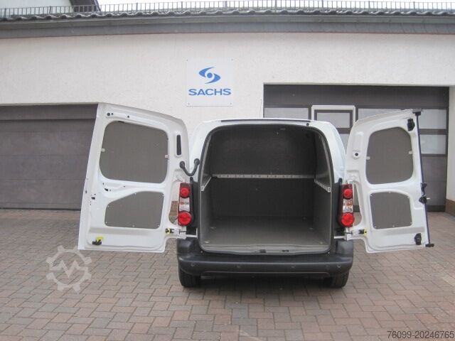Maßgeschneiderter Lieferwagen Peugeot Partner 1.6 HDI Cateringausbau 3-Sitzer