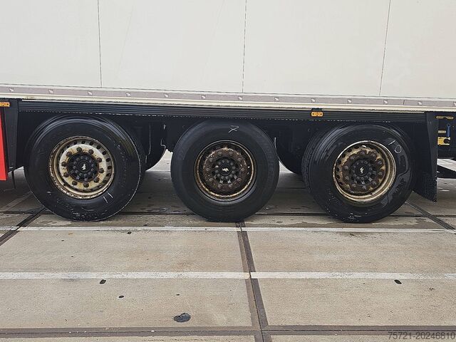 Refrigerated/frozen transport SCHMITZ MEATRAILS