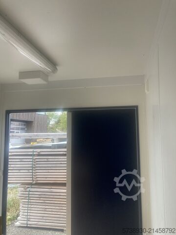 Insulated container with double doors Containex 