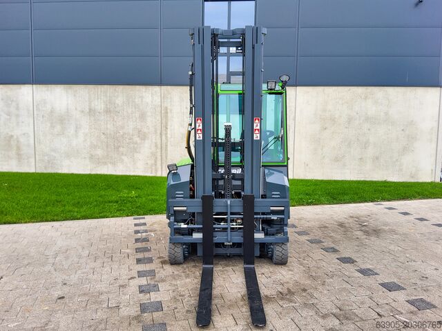 4-Wege Stapler Combilift CBE 3000