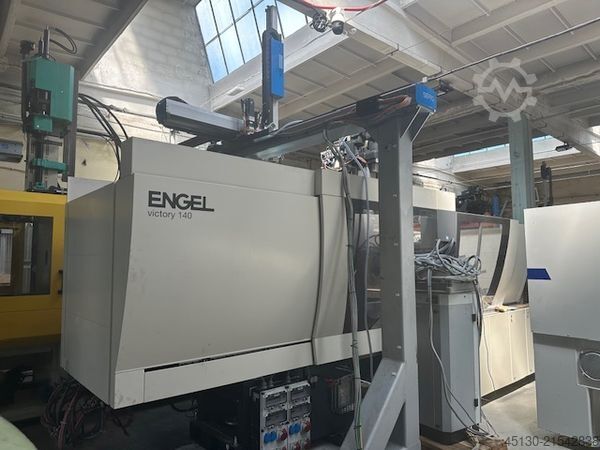 Spritzgießmaschine Engel Victory 330H/200V/140 combi Ecodrive