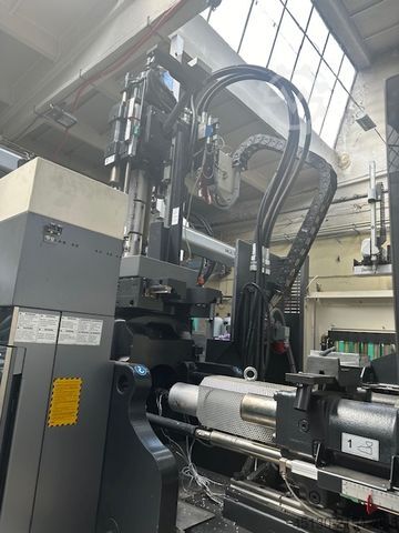 Spritzgießmaschine Engel Victory 330H/200V/140 combi Ecodrive