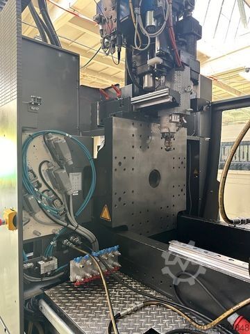 Spritzgießmaschine ENGEL Victory 330H/80V/160 combi Ecodrive