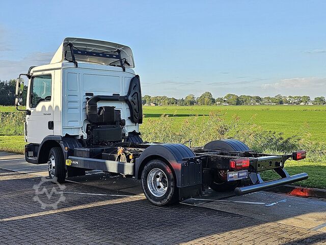 Chassis with cab MAN 8.220 TGL PTO AIRCO WB305