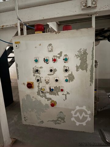 Komplettes Wiege- und Verpackungssystem Complete weighing and packing system Complete system